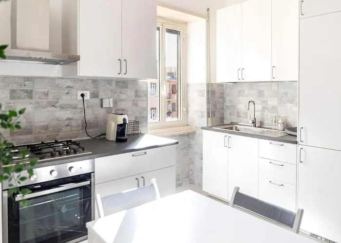 Large Family - 4 Bedrooms With Free Parking Near San Paolo Metro & By Rhr